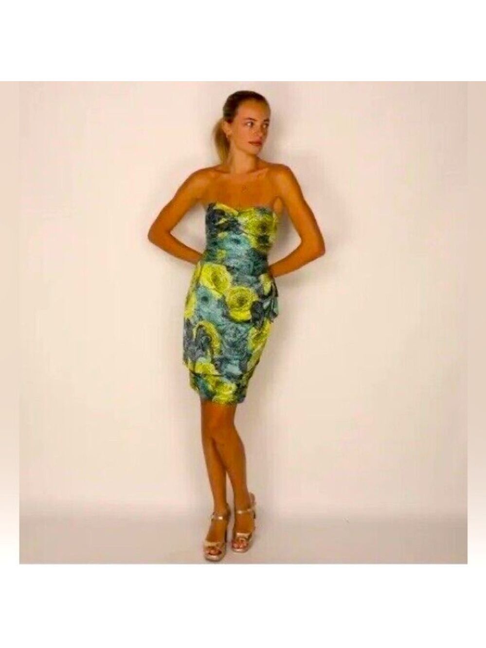 Vintage Nanette Lepore for Bergdorf Goodman Strapless Silk Mini Dress. Size 6